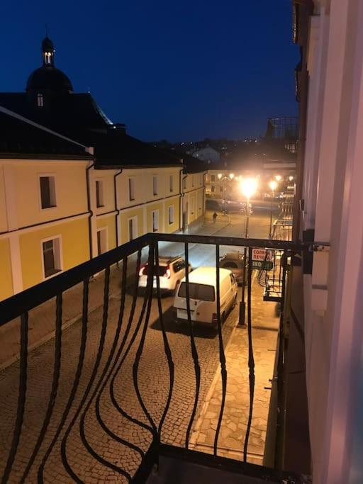 Apartment On Zarwanska Street Kamianets Podilskyi Bagian luar foto
